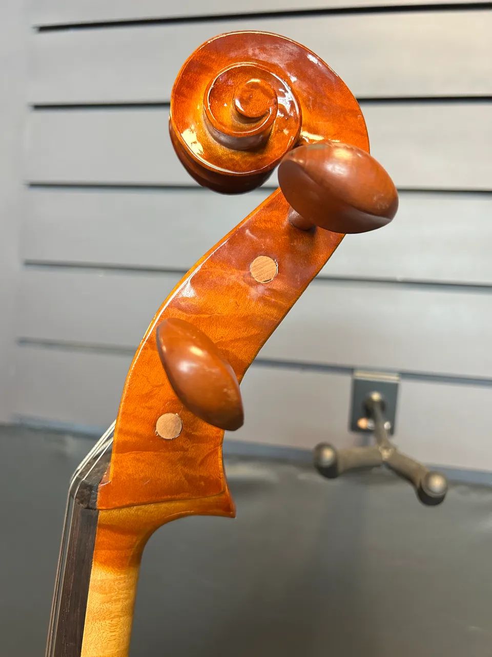 Violoncelo Eagle 4/4 C200 seminovo  - Foto 5