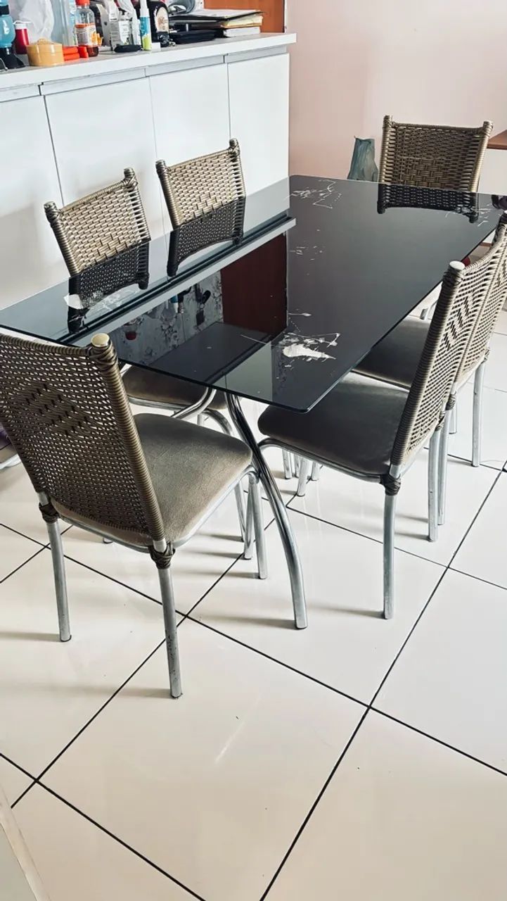Mesa de 06 lugares com cadeiras e vidro - Foto 2