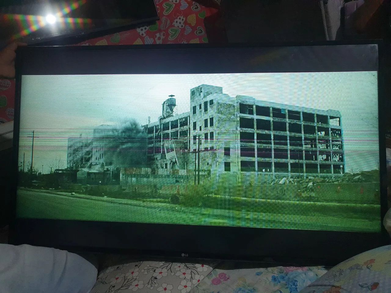 Tv LG 49 smart com defeito - Foto 3