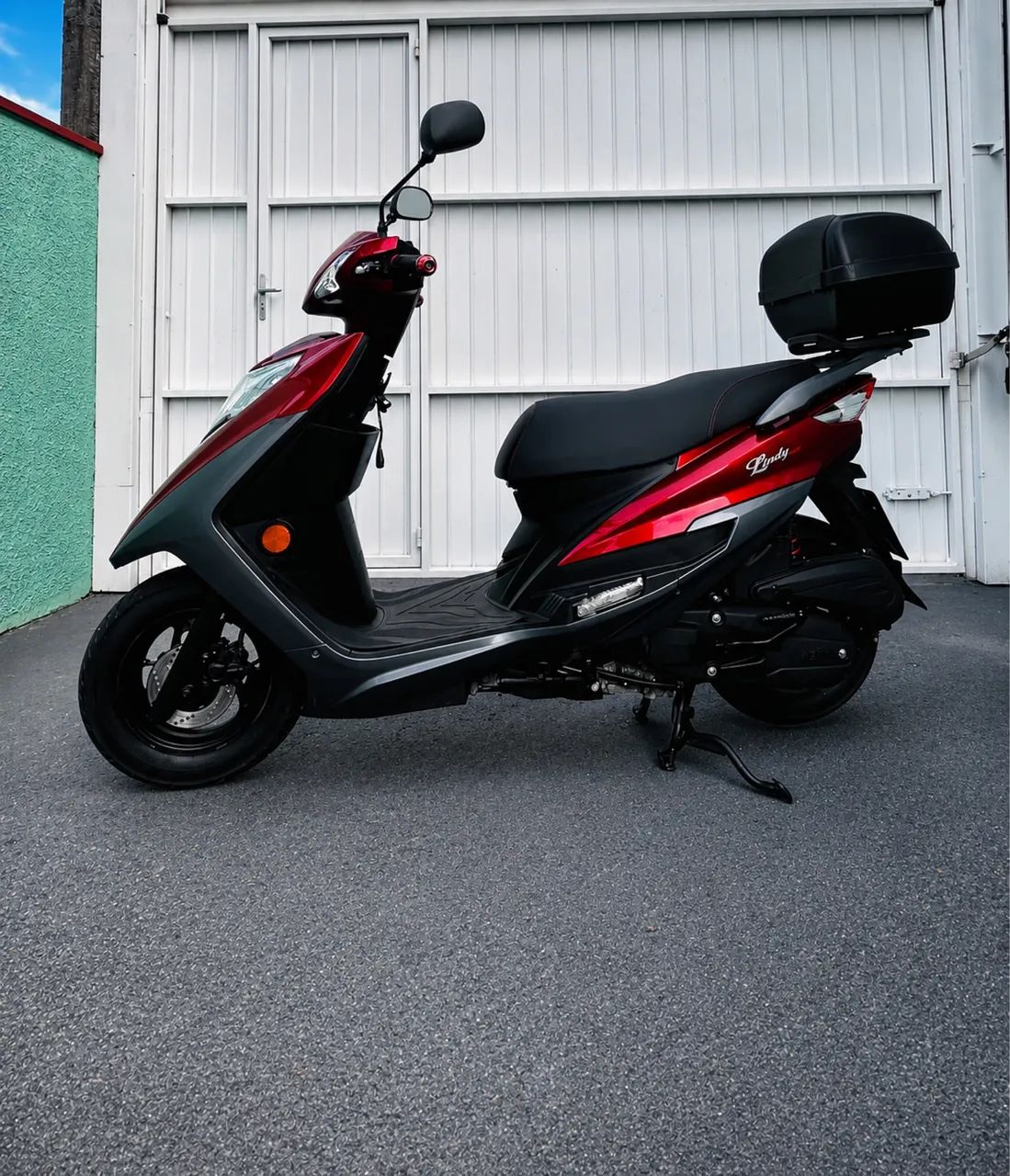 Vendo moto Lindy super conservada com baixa quilometragem 