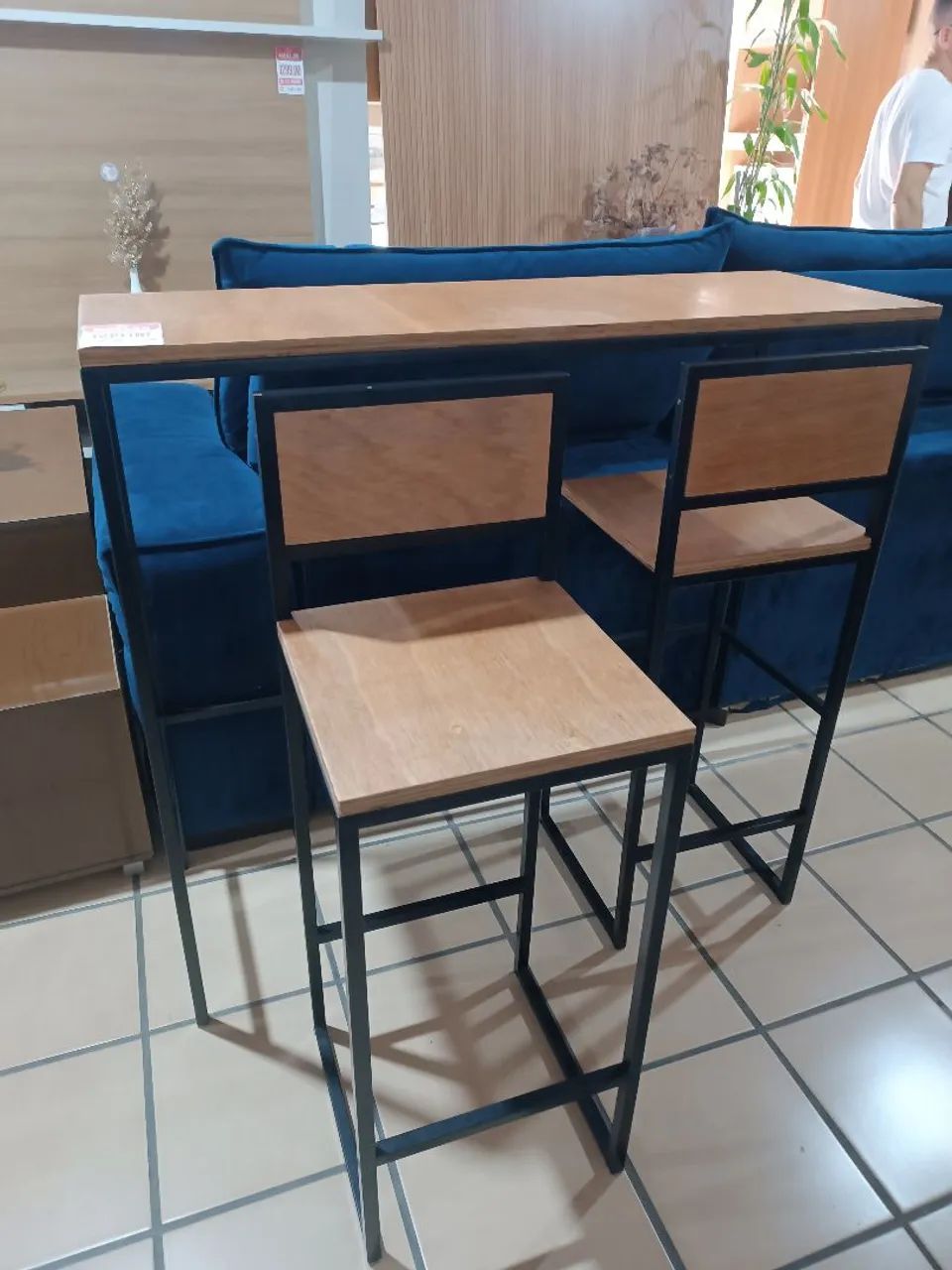 Bancada industrial com 2 banquetas  - Foto 2
