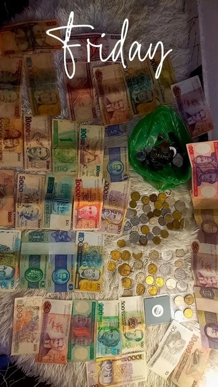 Notas e moedas antigas 