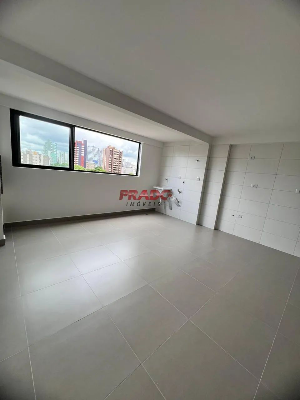 Apartamento à venda em Maringá, Zona 07, com 1 suíte, com 75 m² - Foto 3