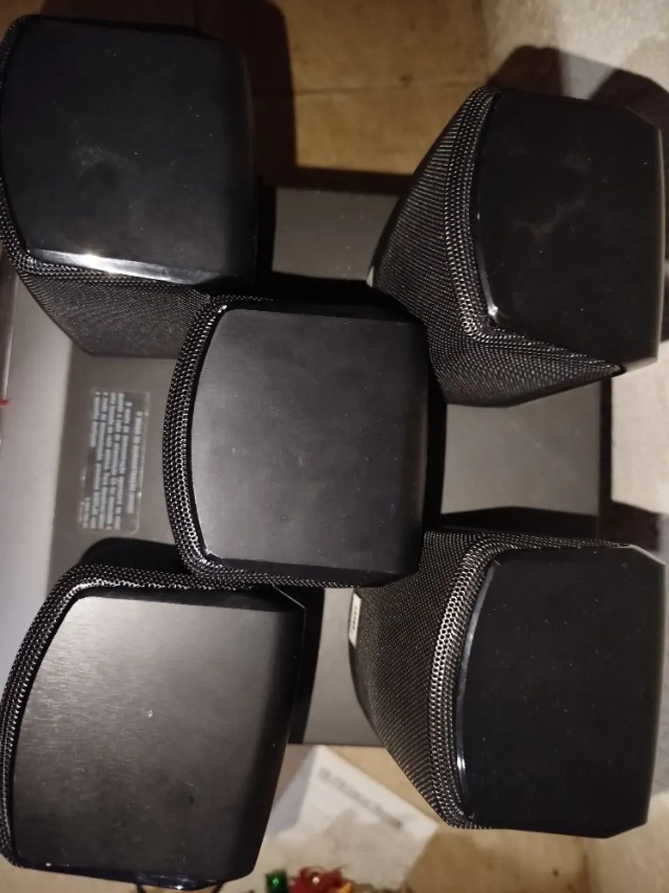 caixas satelites JBL