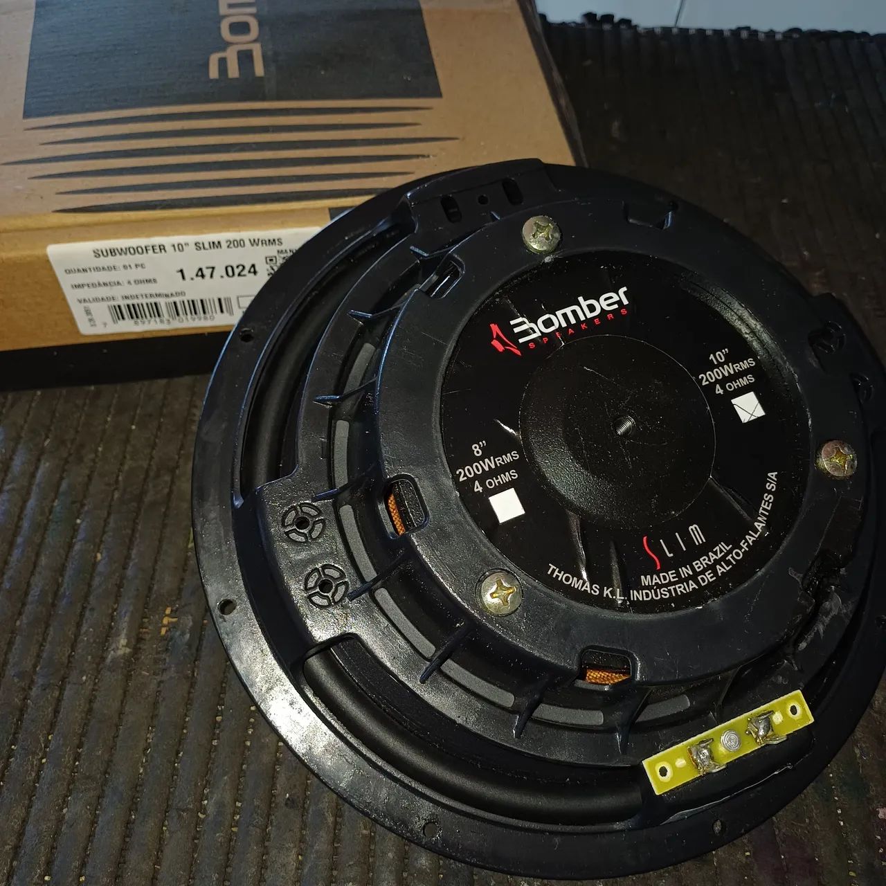 Subwoofer BOMBER Slim 10" 200W RMS - Foto 2