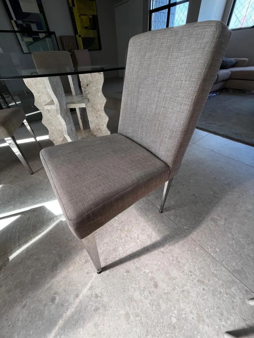 Mesa de Vidro Redonda com Base de Mármore Travestino e 6 Cadeiras - Foto 2