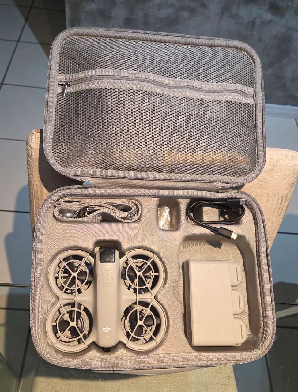 Drone DJI NEO - Drone + 03 Baterias + Hub Carregamento  + Case Cinza