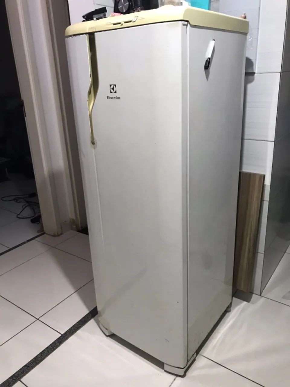 GELADEIRA ELECTROLUX PEQUENA - FUNCIONANDO NORMALMENTE