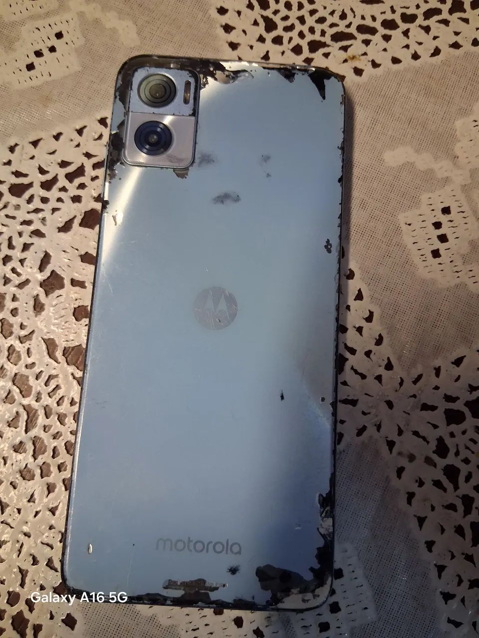 Celular Motorola moto e22 parou de funcionar devido a queda  só acende Led retirar peças  - Foto 2