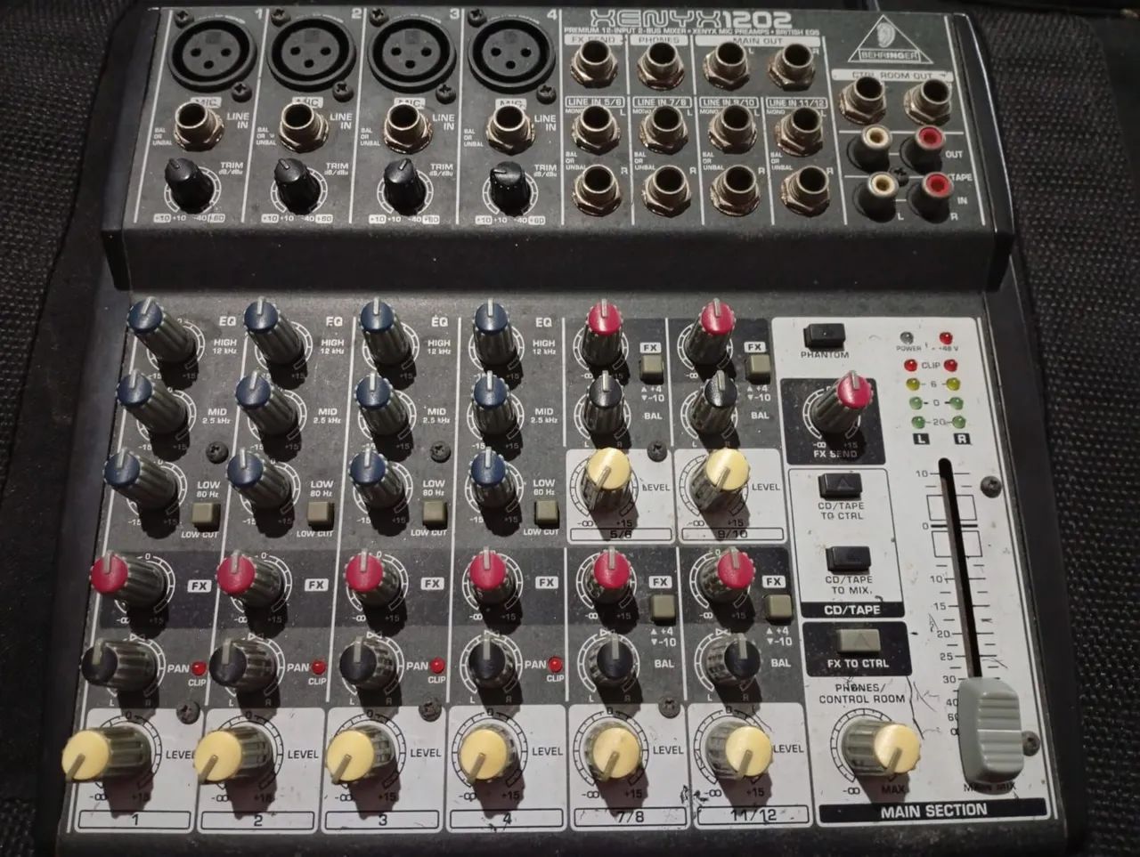 Mesa de SOM BEHRINGER 422024305558824961