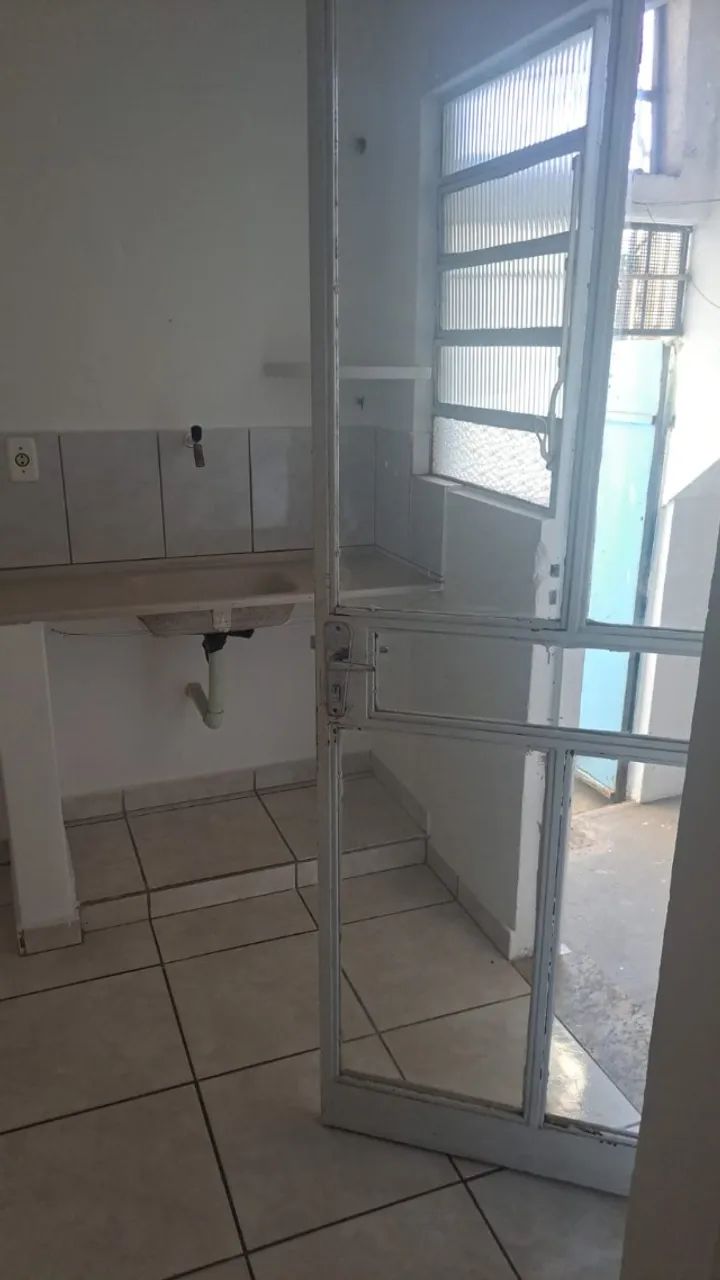 Aluguel de kitnet no Bairro Ipiranga incluso água e iptu. Próximo ao Minas Shopping - Foto 11
