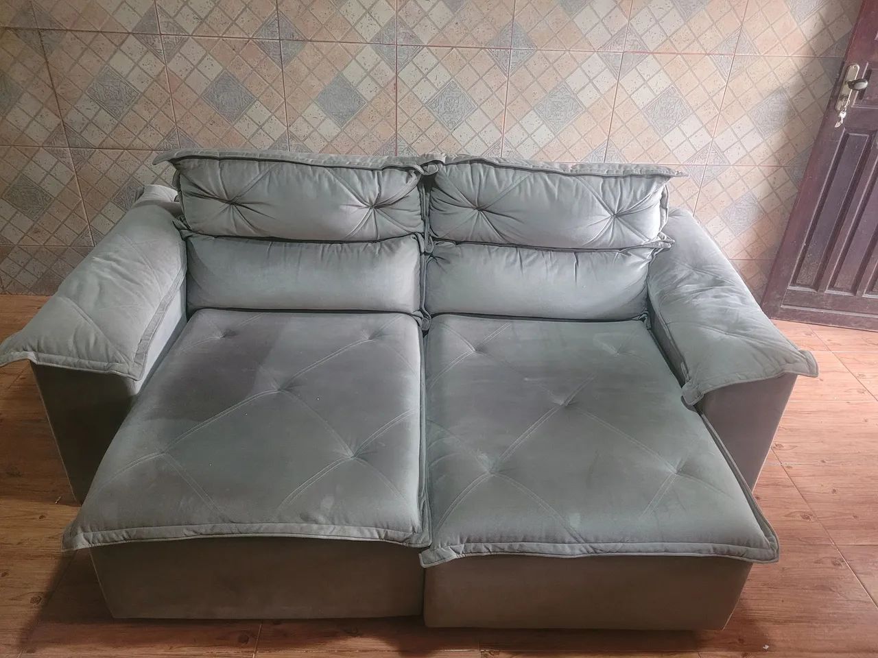 Sofá cinza perfeito estado - Foto 2
