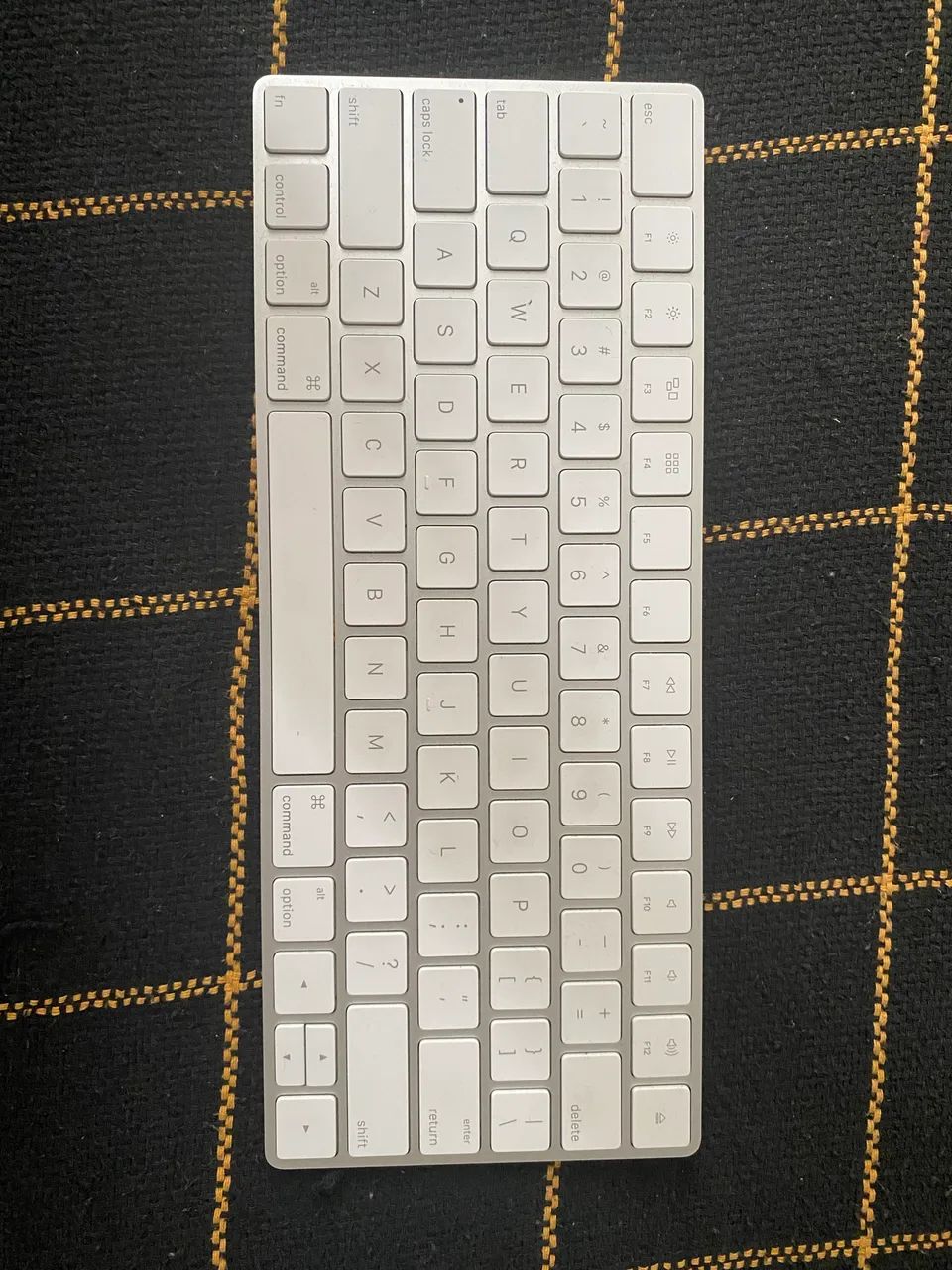 Teclado Apple Magic Keyboard A2449