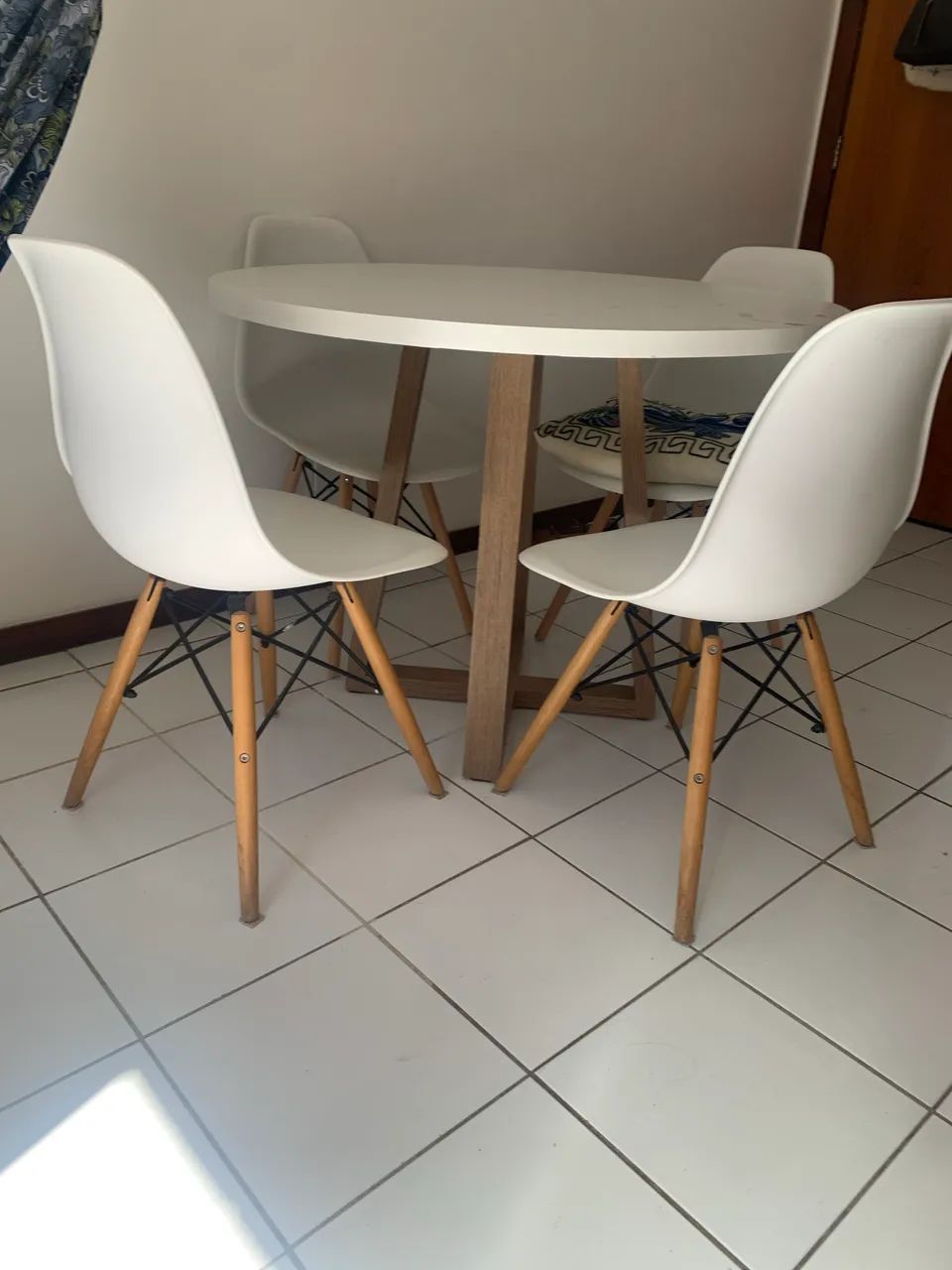 Mesa 4 cadeiras 