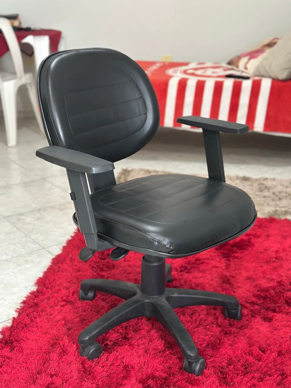 Cadeira executiva (P/ escritório)- Nova  - Foto 2