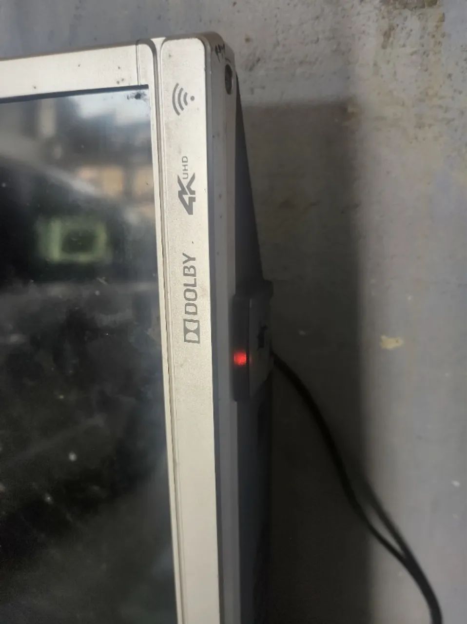 Vendo tv Philco 4K tela quebrada aceito oferta ? - Foto 2