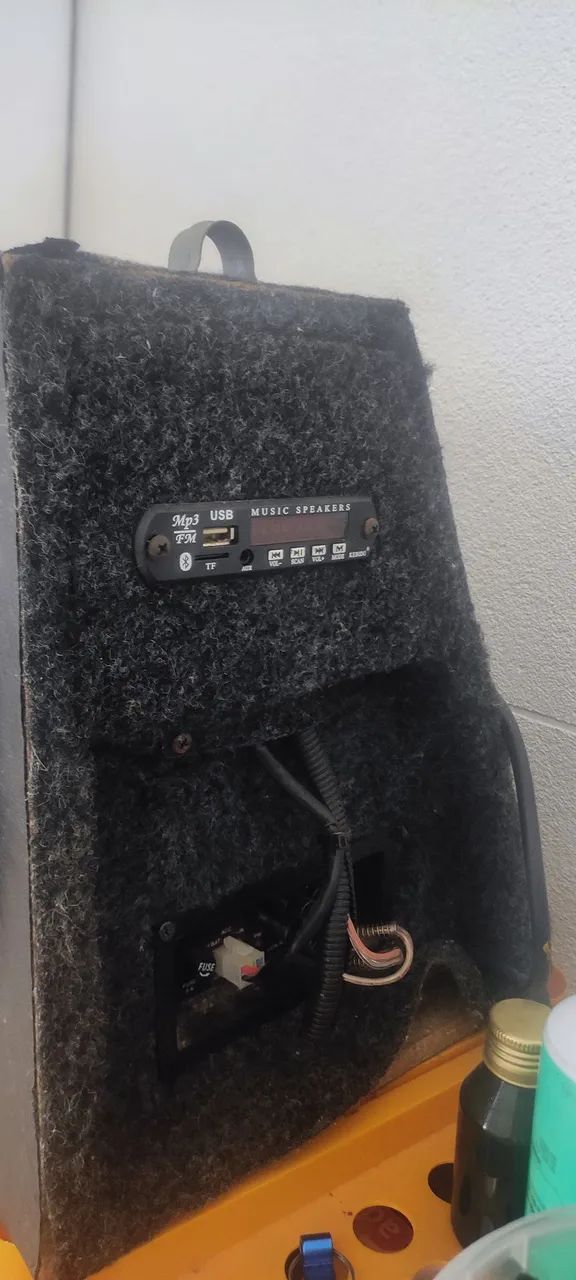Vende-se caixa de som com bluetooth. - Foto 3