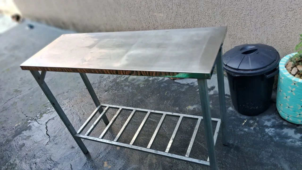 Vendo Mesa semi nova de zinco - Foto 2