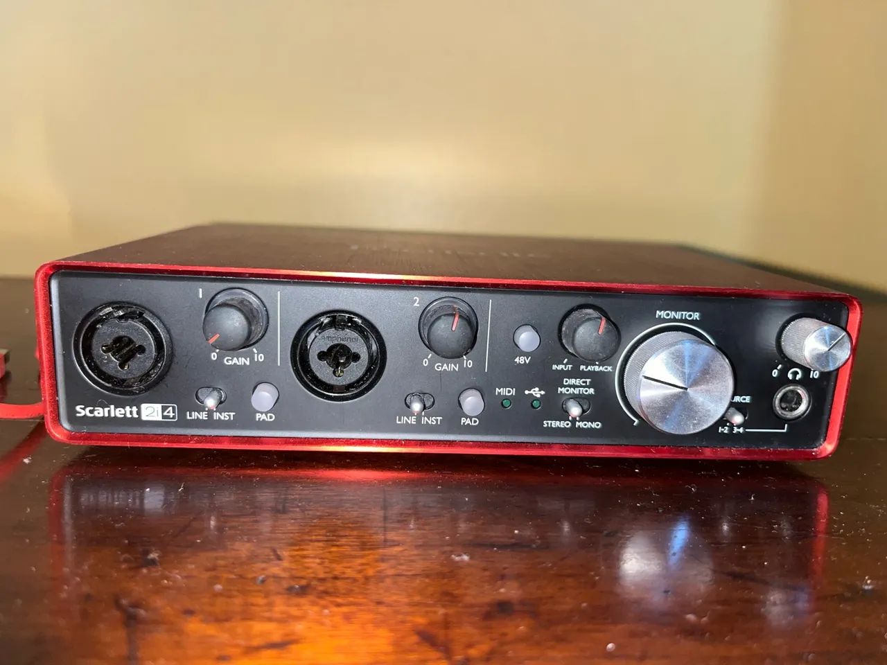 Interface Focusrite Scarlett 2i4 - Foto 2