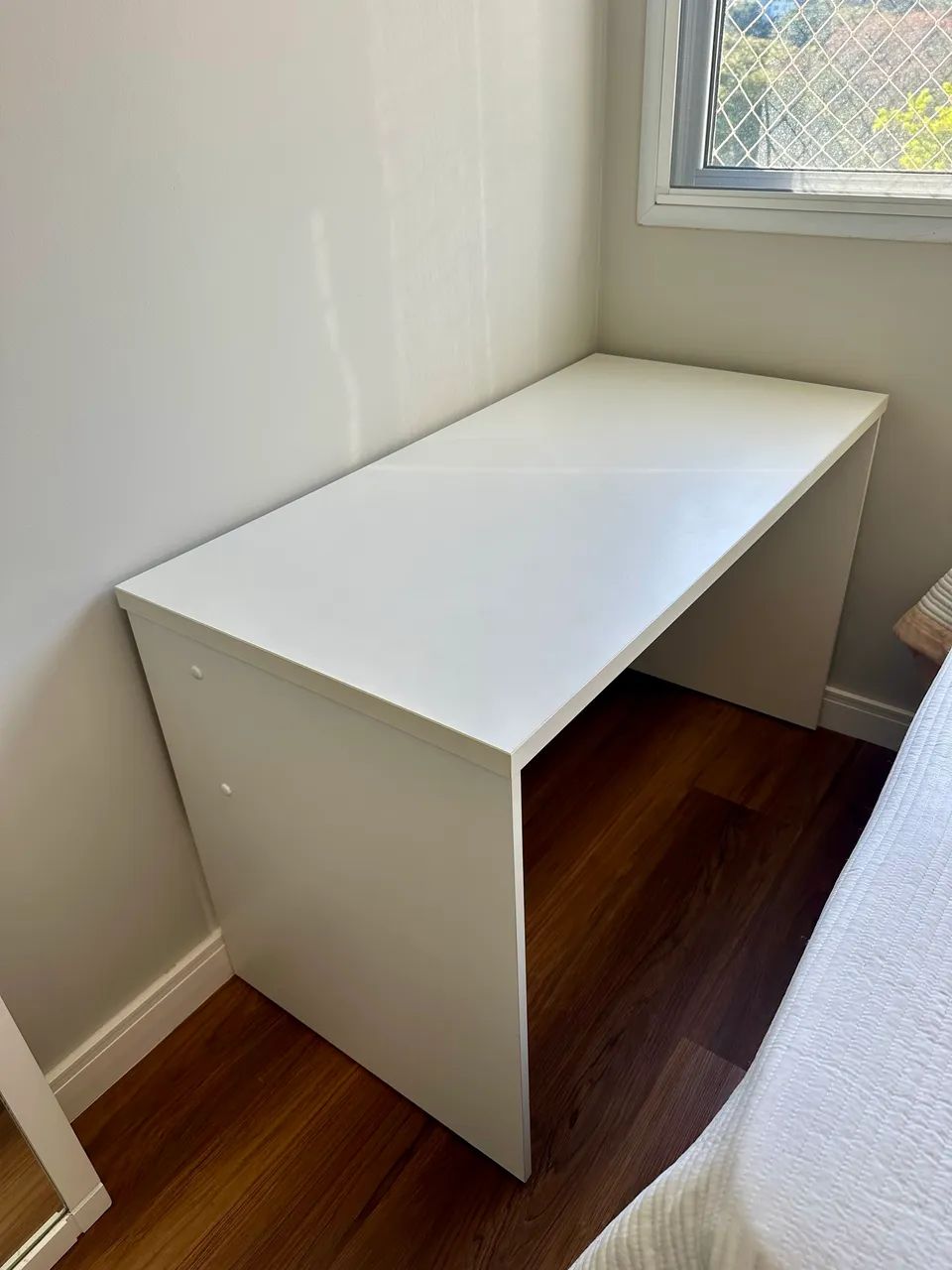 Mesa de escritório em L - cor branca - Foto 4