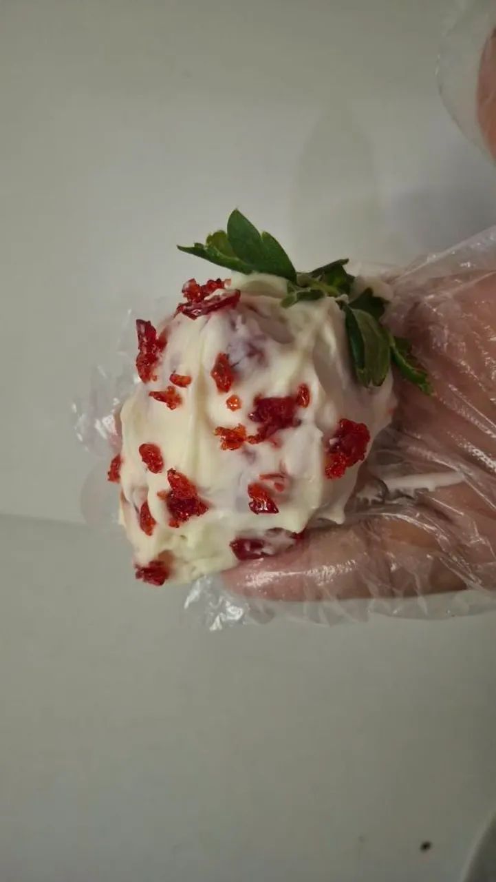 MORANGO CRAVEJADO ?