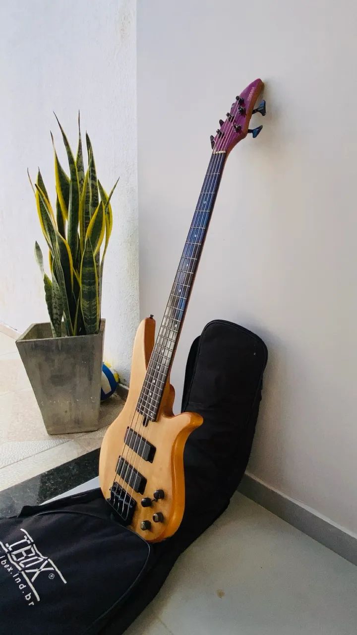 Contra baixo da Yamaha Top