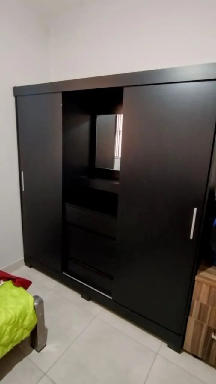 Guarda roupa casal 