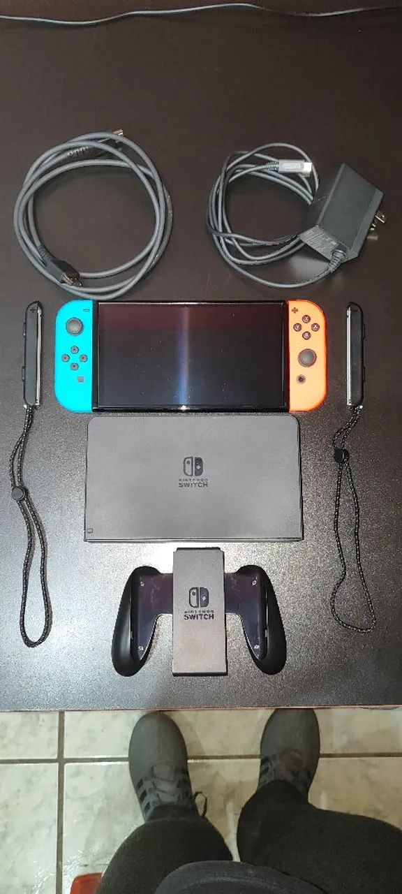 Nintendo Switch OLED desbloqueado + 2 controles + case - Foto 2