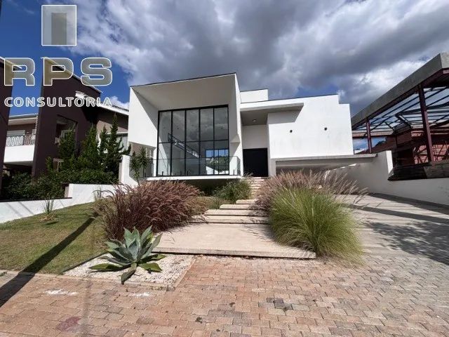 Casa com 4 quartos sendo 4 suítes 4 vagas no condomínio Equilibrium
