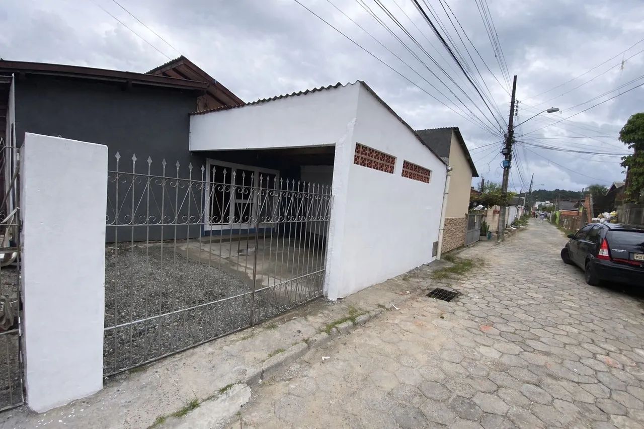 Alugo casa na Tapera 