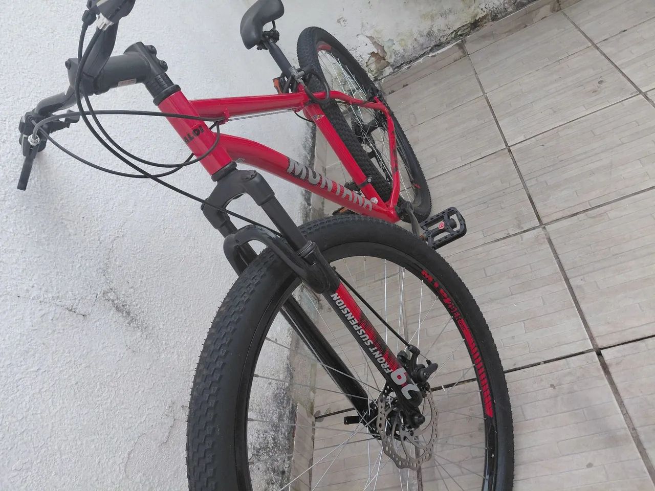 Bicicleta aro 29 nova 2 meses de uso  - Foto 4