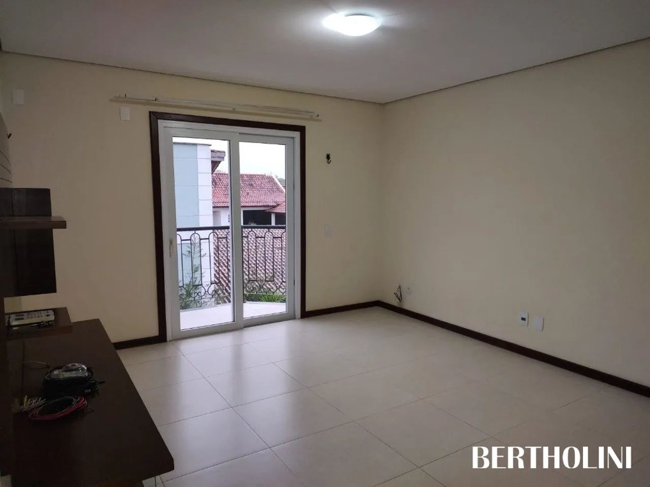 Excelente apartamento com 2 quartos, no Centro de Penedo/RJ. - Foto 2
