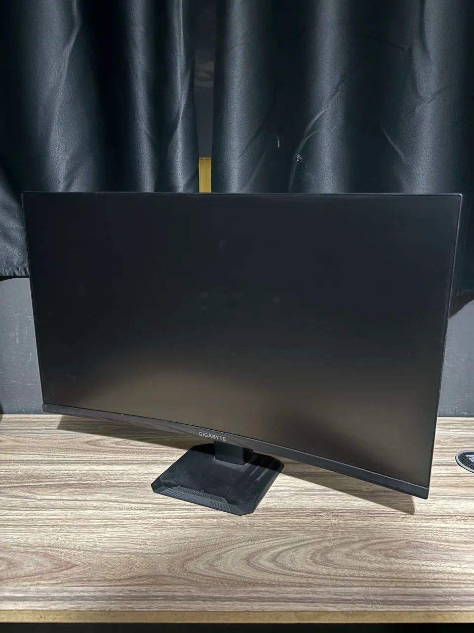 Monitor gigabyte 27 polegadas 180hz Curvo 