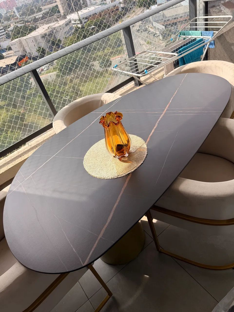 MESA DE JANTAR OVAL + 4 POLTRONAS - LINHA PREMIUM