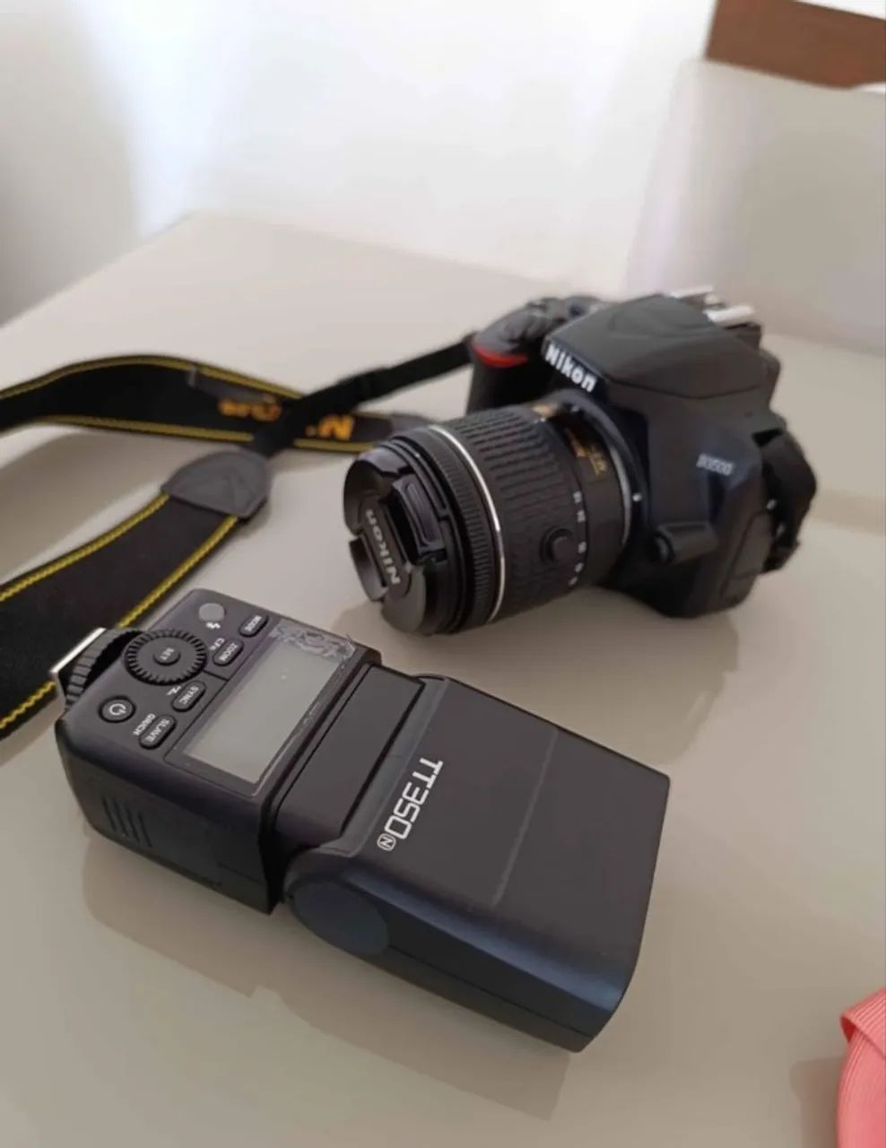 CÂMERA NIKON D3500, LENTE E FLASH - Foto 3