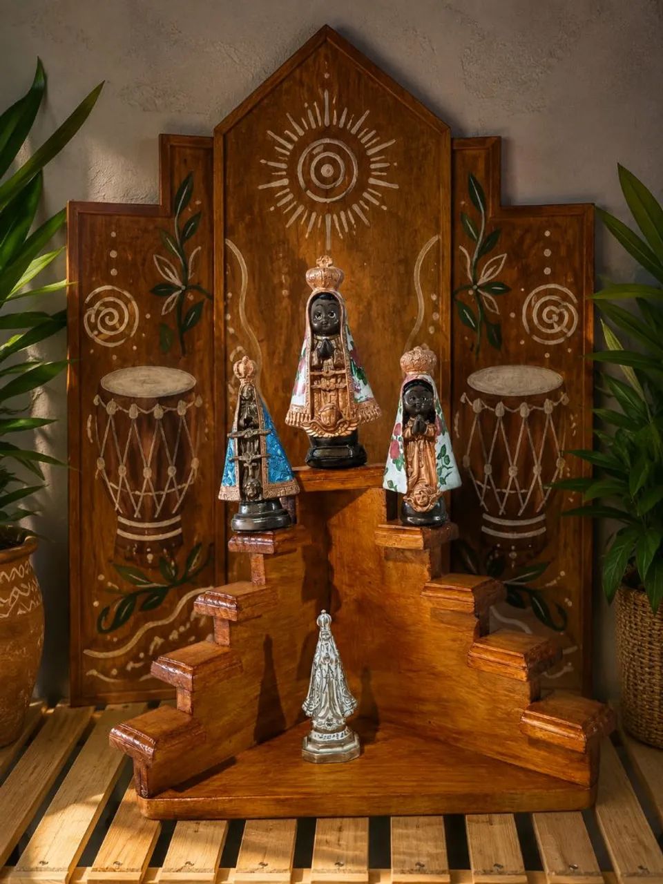 Altar de oração cristão de madeira rústico  - Foto 2