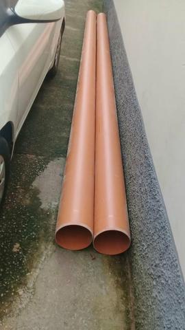 02 tubos de pvc 200 milímetros