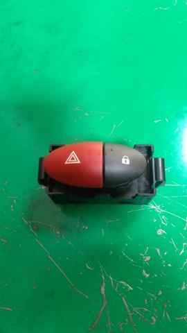Botão Pisca Alerta Master 2.3 Renault - Foto 2