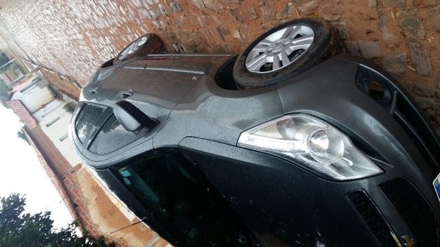 Vendo ou troco em Caminhonete Agile 2011 Ltz 1.4. completo. valor negociável - Foto 2