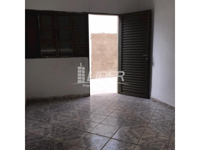 Casa para alugar com 3 dormitórios em São jorge, Uberlândia cod:804306 - Foto 12
