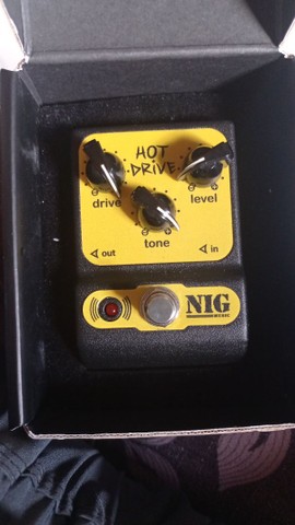 Pedal nig na caixa