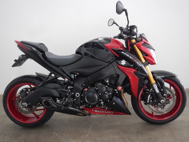 SUZUKI GSX S 1000 A LINDA E EQUIPADA !