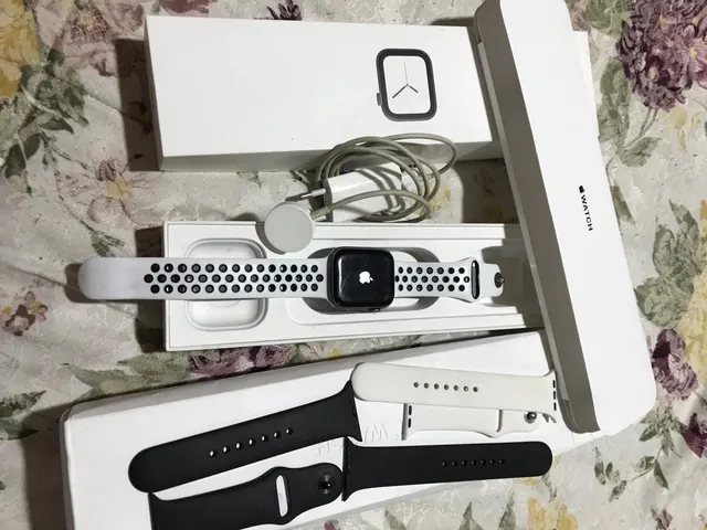 Apple Watch - Séries SE - 44mm - Preto - GPS - Usado Apple Apple Watch  Apple Watch TudoiPhone: O Maior Clube de Compra, Venda e Troca de iPhones  e Equipamentos Apple 