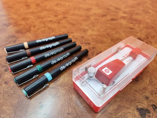 Kit com 05 Canetas Nanquim Desegraph e 01 Aranha Trinor usadas