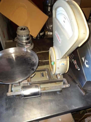 Antique Scale64962662049923122