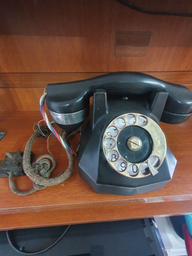 Antigo Telefone de Baquelite Todo Original 