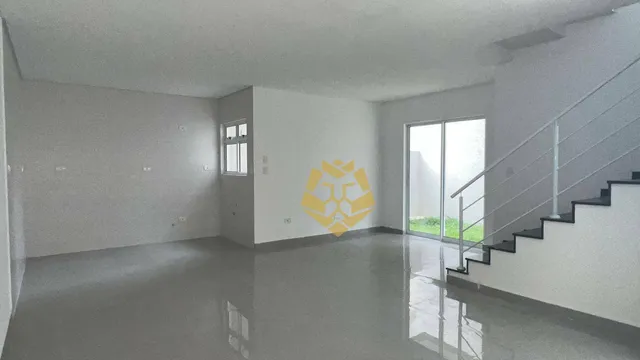 Excelente Sobrado à Venda no Xaxim com 120m² Última Unidade Disponível!