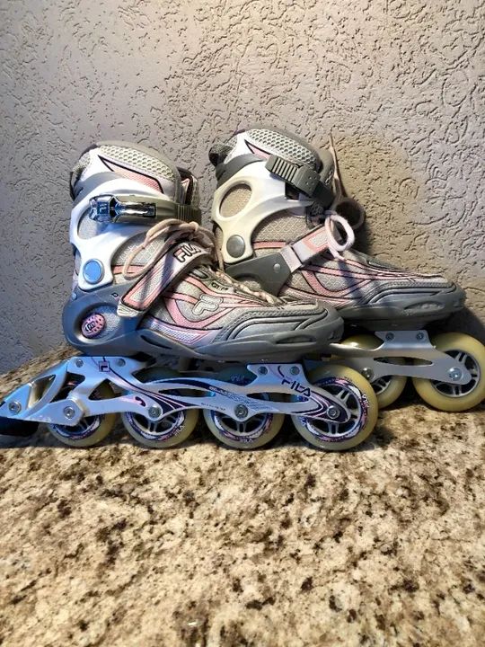 Vendo Roller Fila com acessorios de segurança - Feminino 