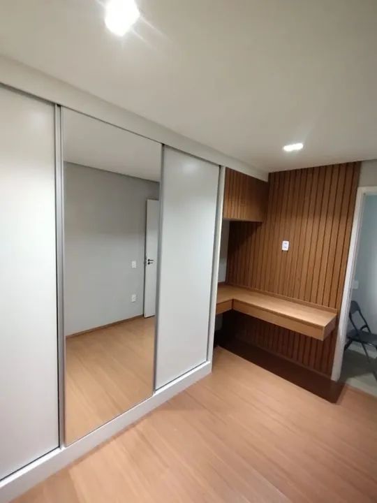 Guarda-Roupa com Espelho e Closet - Foto 2