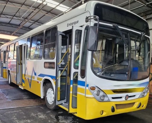 Ônibus urbano MBenz 1722,  2011, Torino 46 lug, 3 P, c/elev. ar teto, janela móvel        